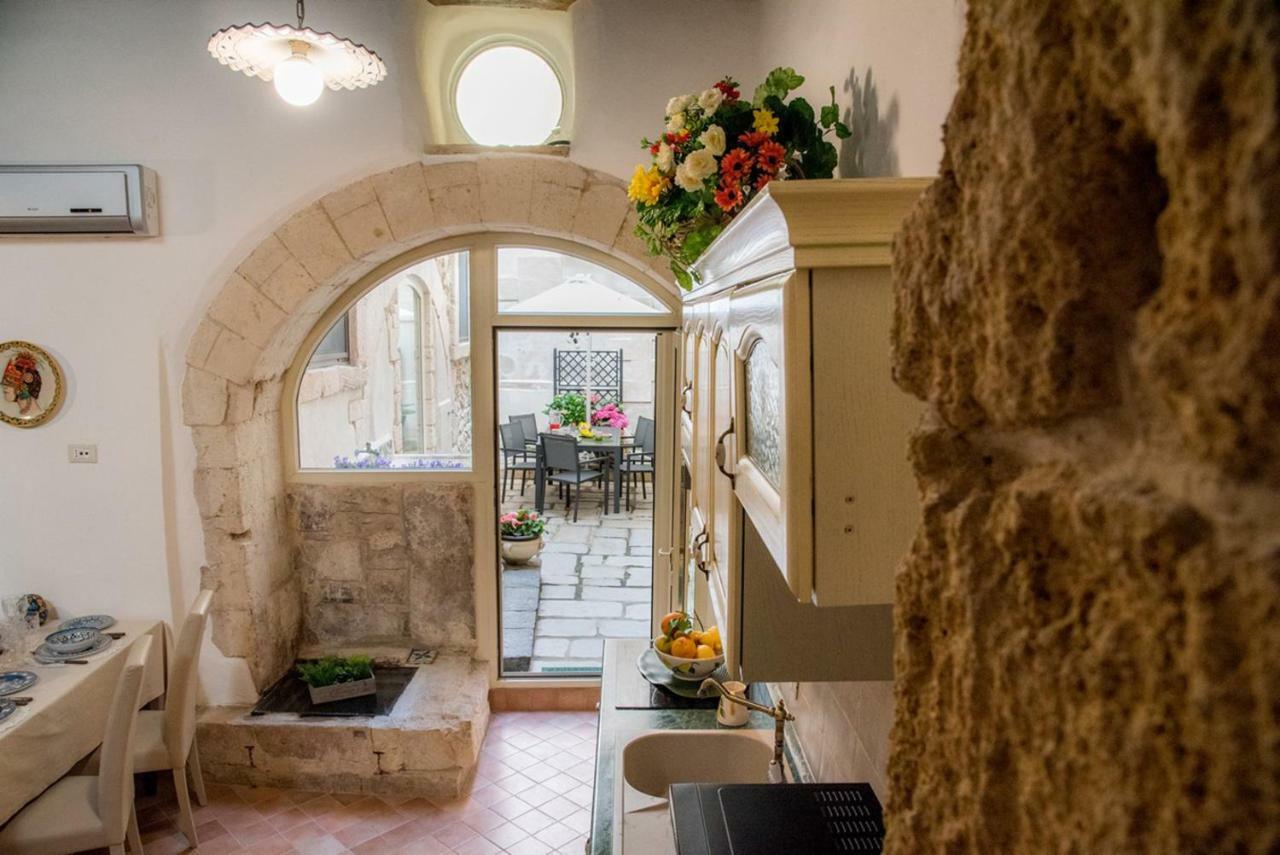 Apartamento Ortigia Ancient House Syracuse Exterior foto