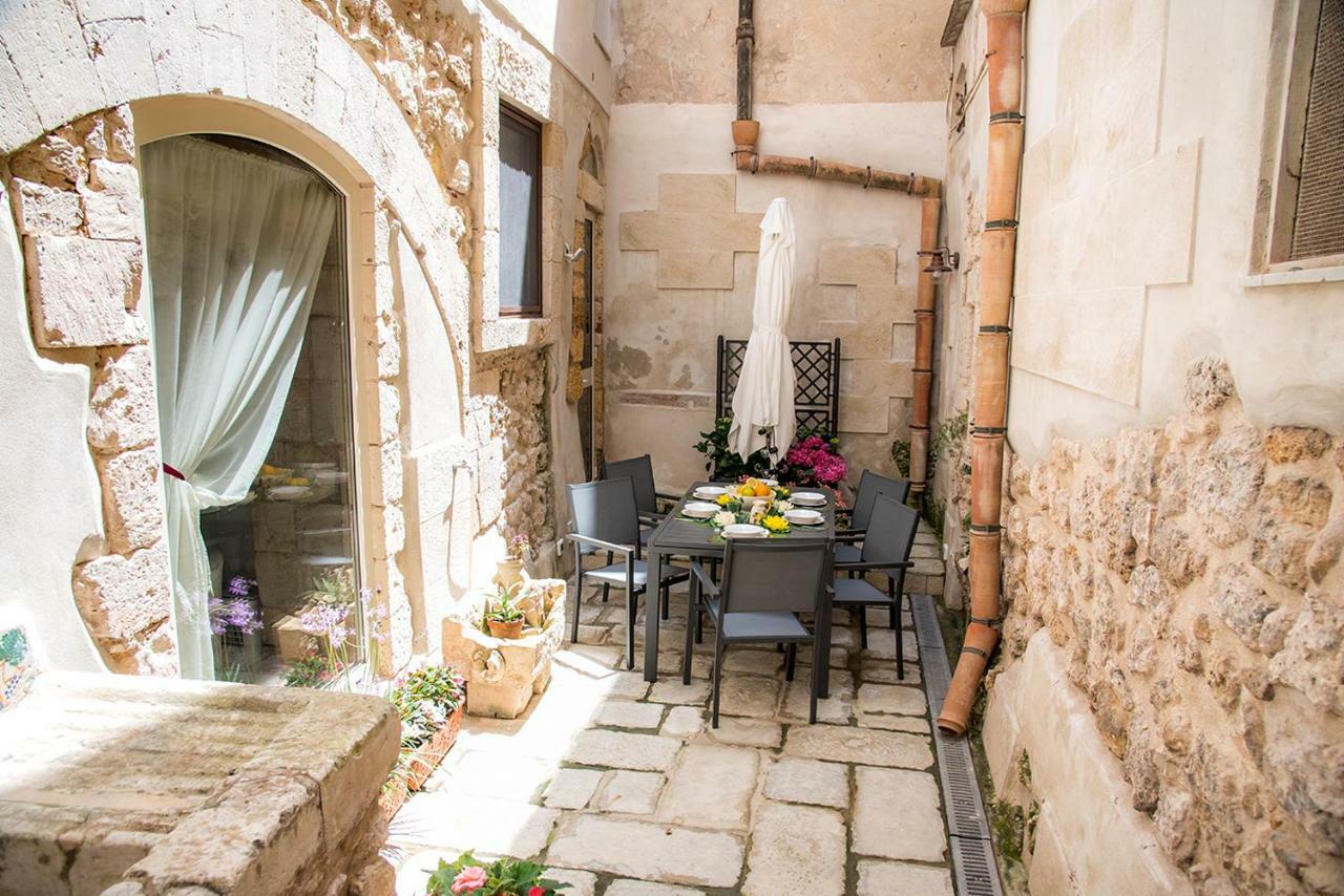 Apartamento Ortigia Ancient House Syracuse Exterior foto
