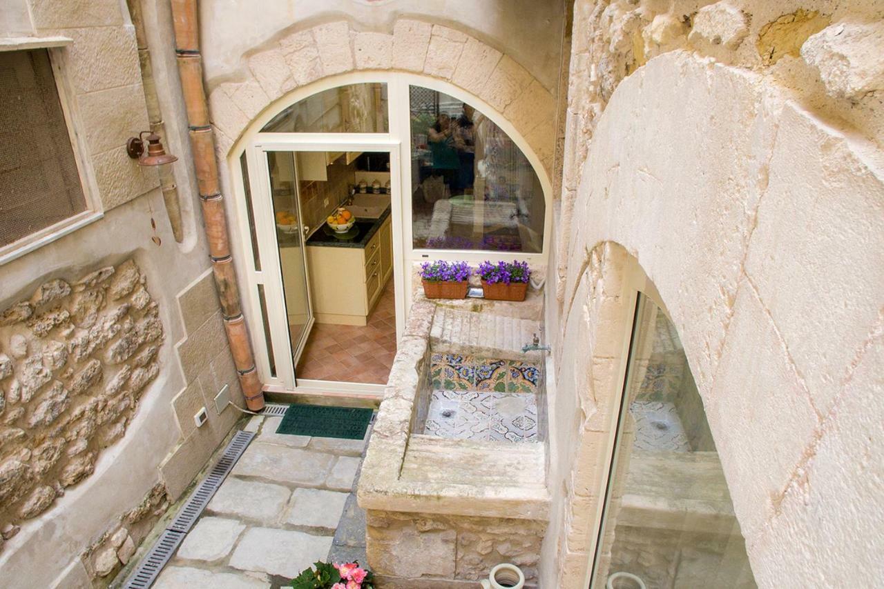 Apartamento Ortigia Ancient House Syracuse Exterior foto